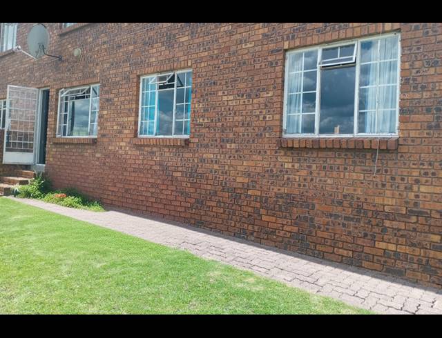 3 BEDROOM SECTIONAL TITLE FOR SALE IN NOORDRAND